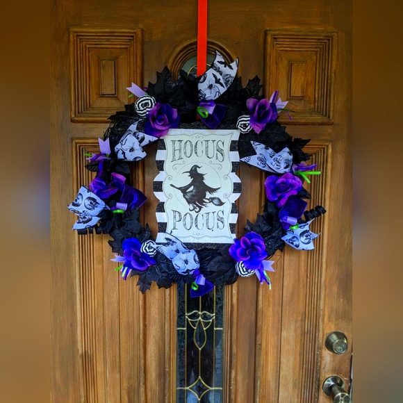 SALE‼️Hocus Pocus - Picture 1 of 2